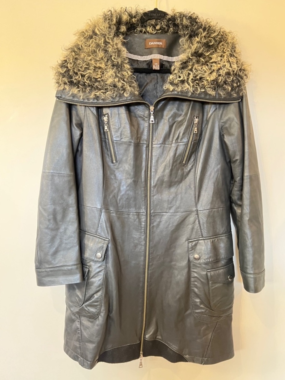 Danier Genuine Leather Coat Women’s XS Grey Shearling Fur Collar Zip Jacket - Picture 5 of 9